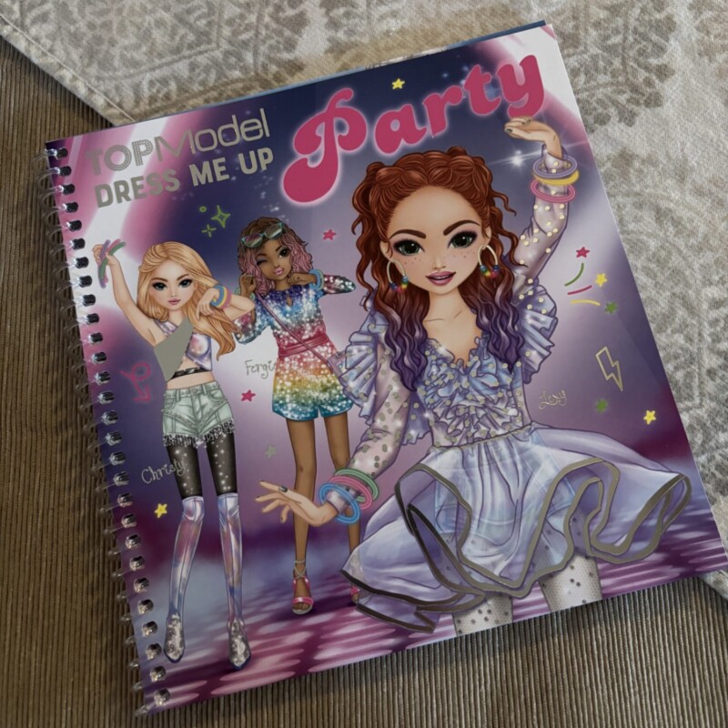 DRESSE ME UP PARTY - TOP MODEL