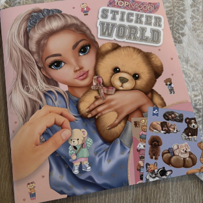 STICKER WORLD - TOP MODEL