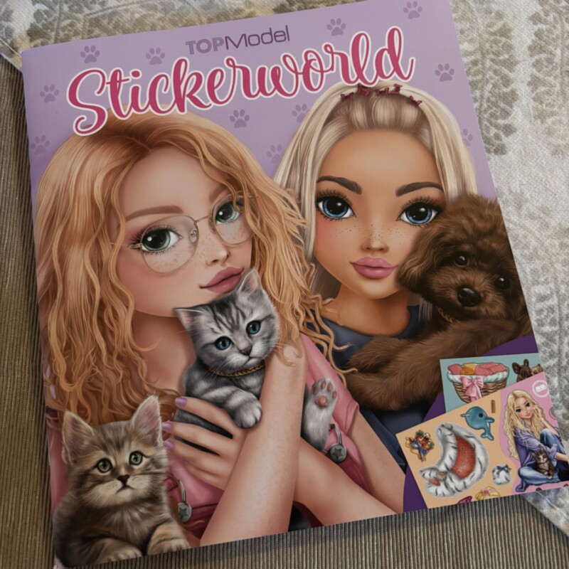 STICKERWORLD - TOP MODEL