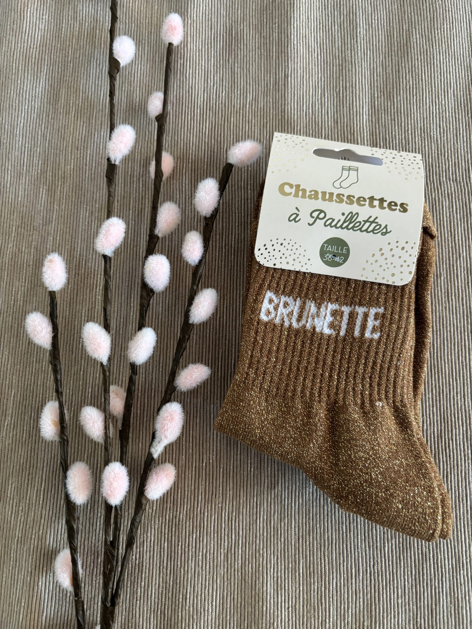 BRUNETTE CHAUSSETTES A PAILLETTES