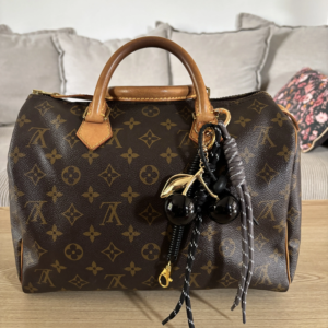 cerise-noire-grigri-de-sac-a-main