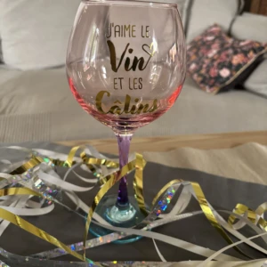 VERRE - J'AIME LE VIN ET LES CALINS