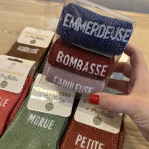 BOITE CHAUSSETTES A PAILLETTES