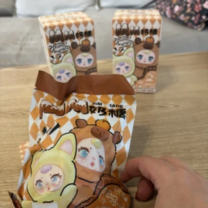 BLIND BOX PORTE CLE
