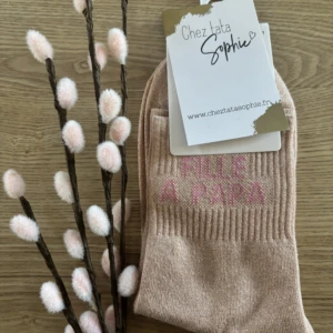 FILLE A PAPA CHAUSSETTES A PAILLETTES