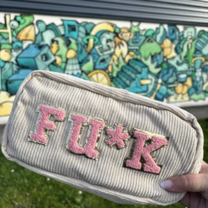 TROUSSE FUCK