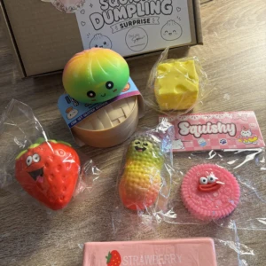 BOX 5 SQUISHY - BUN MULTI - BEURRE - FRAISE - OREO - CACAHUETE