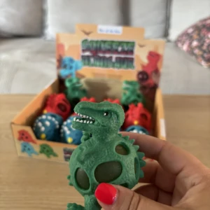 35- SQUISHY DINO