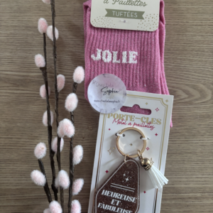 1 OFFRE PORTE CLES ET CHAUSSETTE 9.50€ - JOLIE